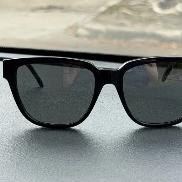 Saint Laurent Black Sunglasses - Picture 5 of 7